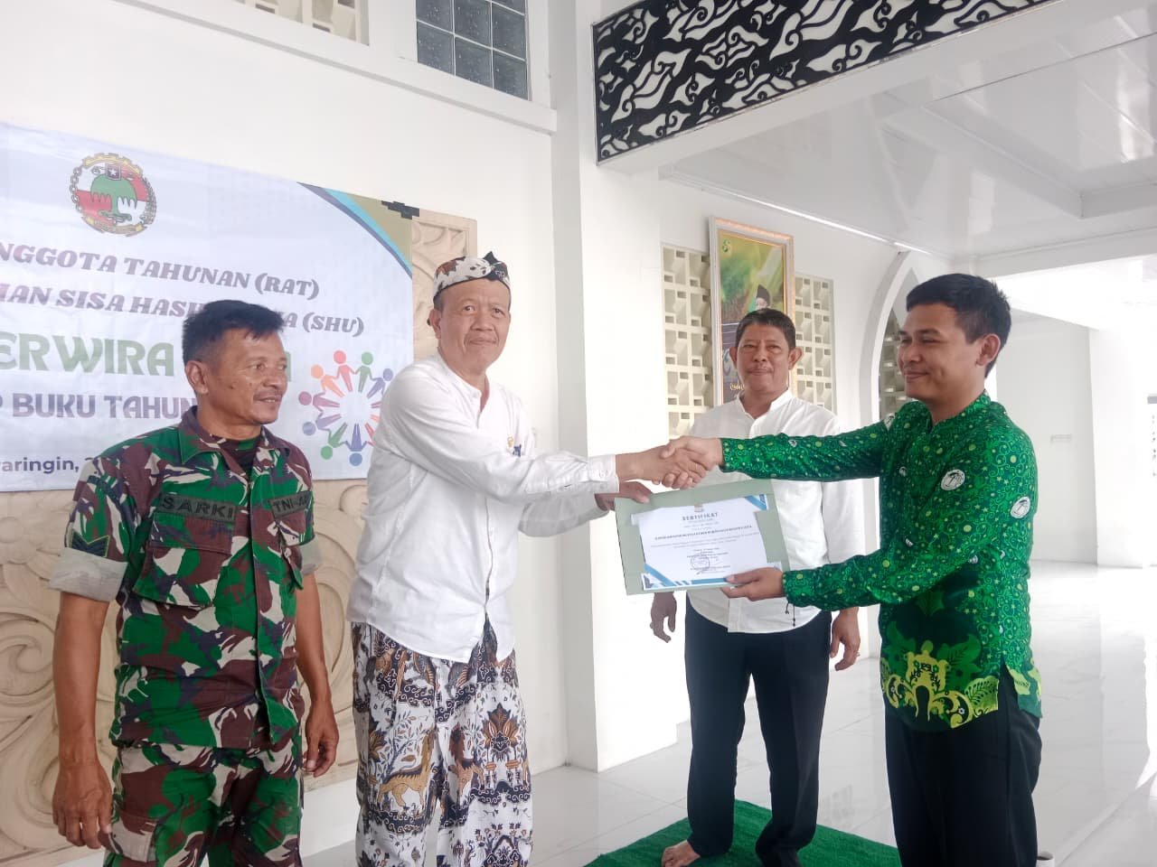 Koperasi Perwira Kota Pesantren Kebon Cinta Ciwaringin Cirebon Gelar RAT Tutup Buku 2025 dan Bagikan SHU kepada Anggota